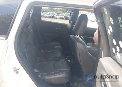 2015 Jeep Cherokee Latitude z USA, uszkodzony, nr VIN 1C4PJMCS2FW615042